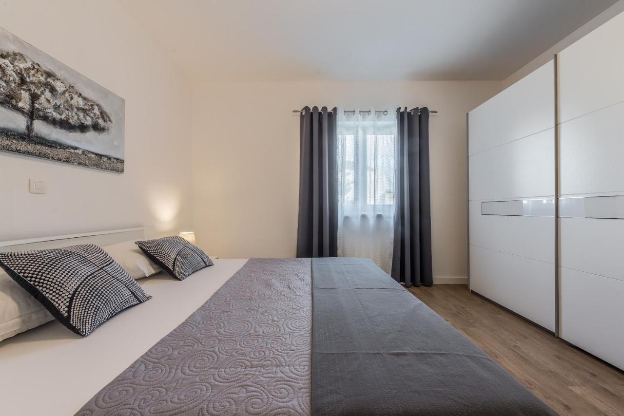 Holiday Home Bajlo Apartment With Three Bedrooms Zadar Exterior foto