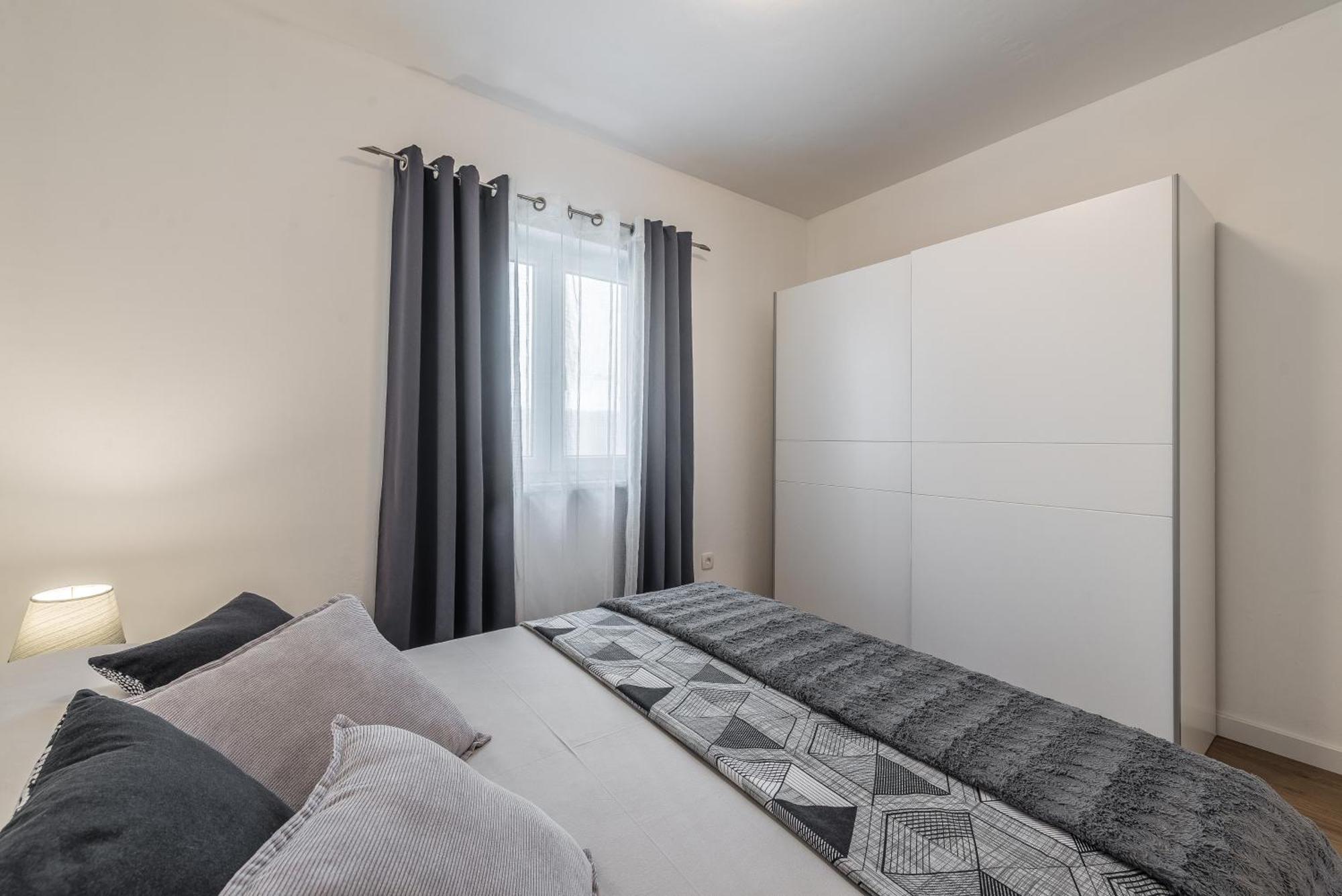 Holiday Home Bajlo Apartment With Three Bedrooms Zadar Exterior foto