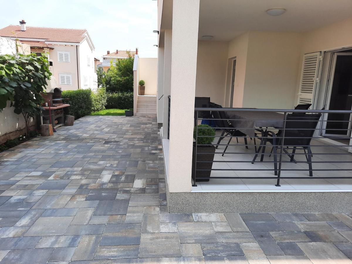 Holiday Home Bajlo Apartment With Three Bedrooms Zadar Exterior foto