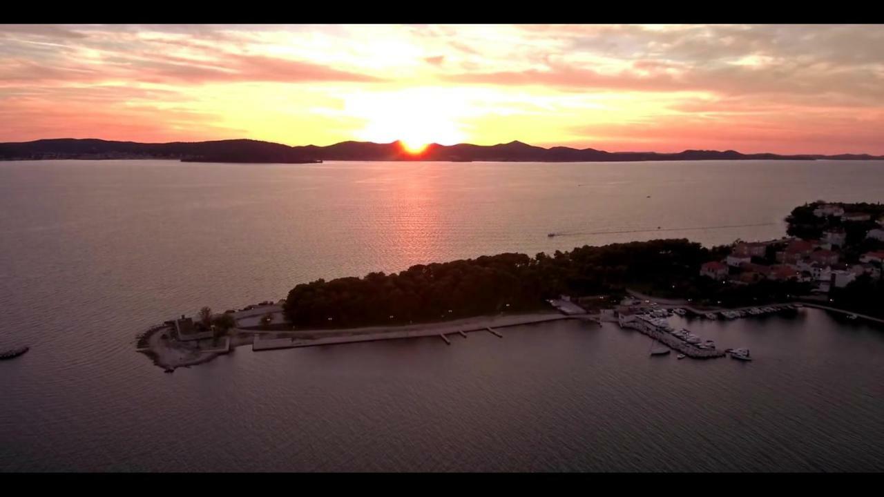 Holiday Home Bajlo Apartment With Three Bedrooms Zadar Exterior foto